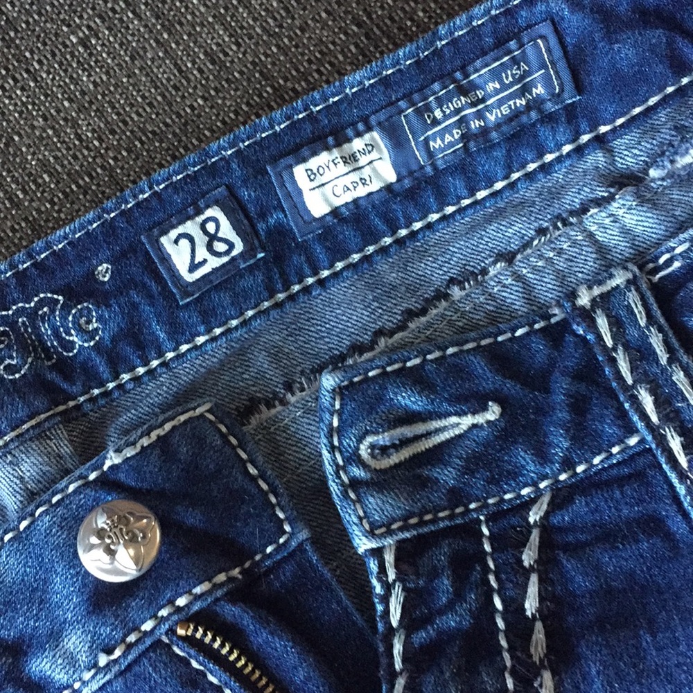 đź§µUpCycled MissMe Capri Jeansđź‘– - Picture 4 of 8